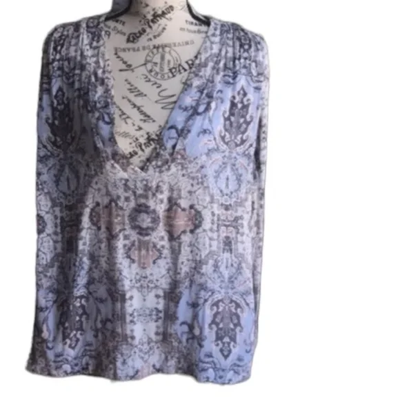 Free People sleeveless blue mites top. Size large GUC - Picture 3 of 5